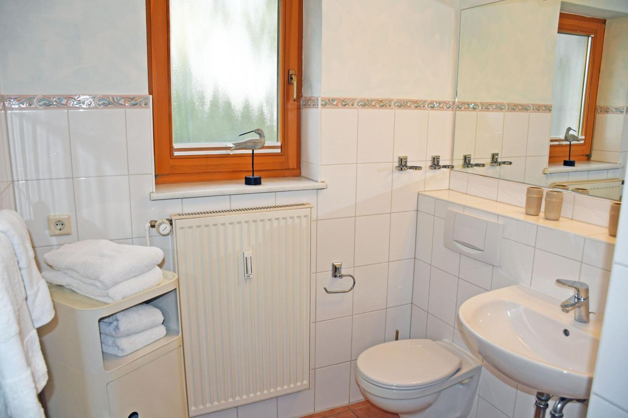 Ferienwohnungen im Fischerdorf und unterm Reetdach Neu Reddevitz Exterior foto