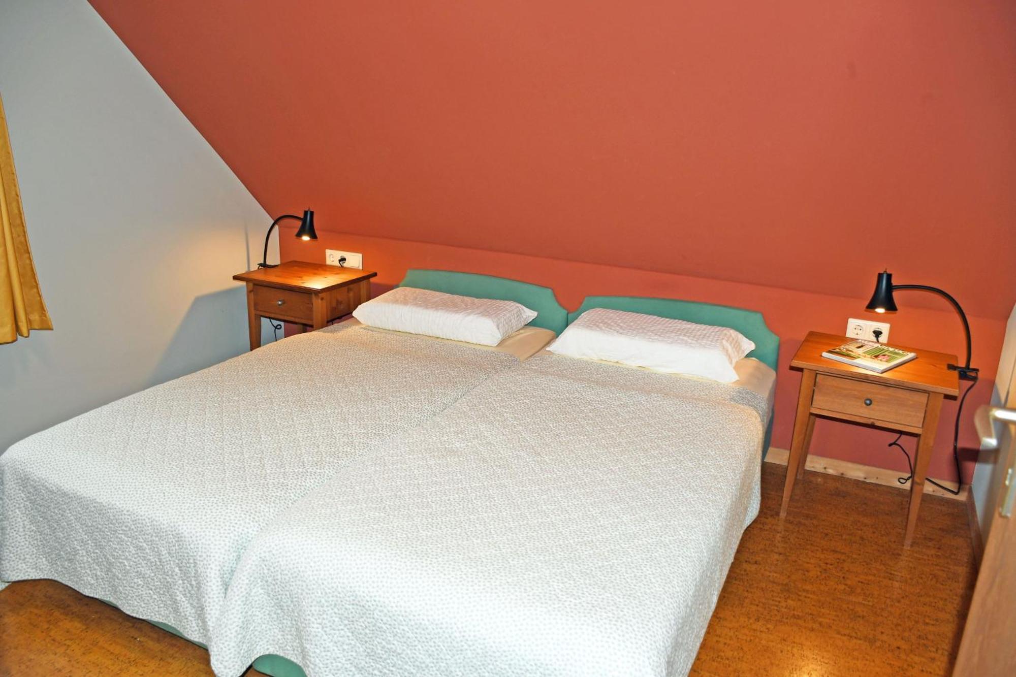 Ferienwohnungen im Fischerdorf und unterm Reetdach Neu Reddevitz Exterior foto