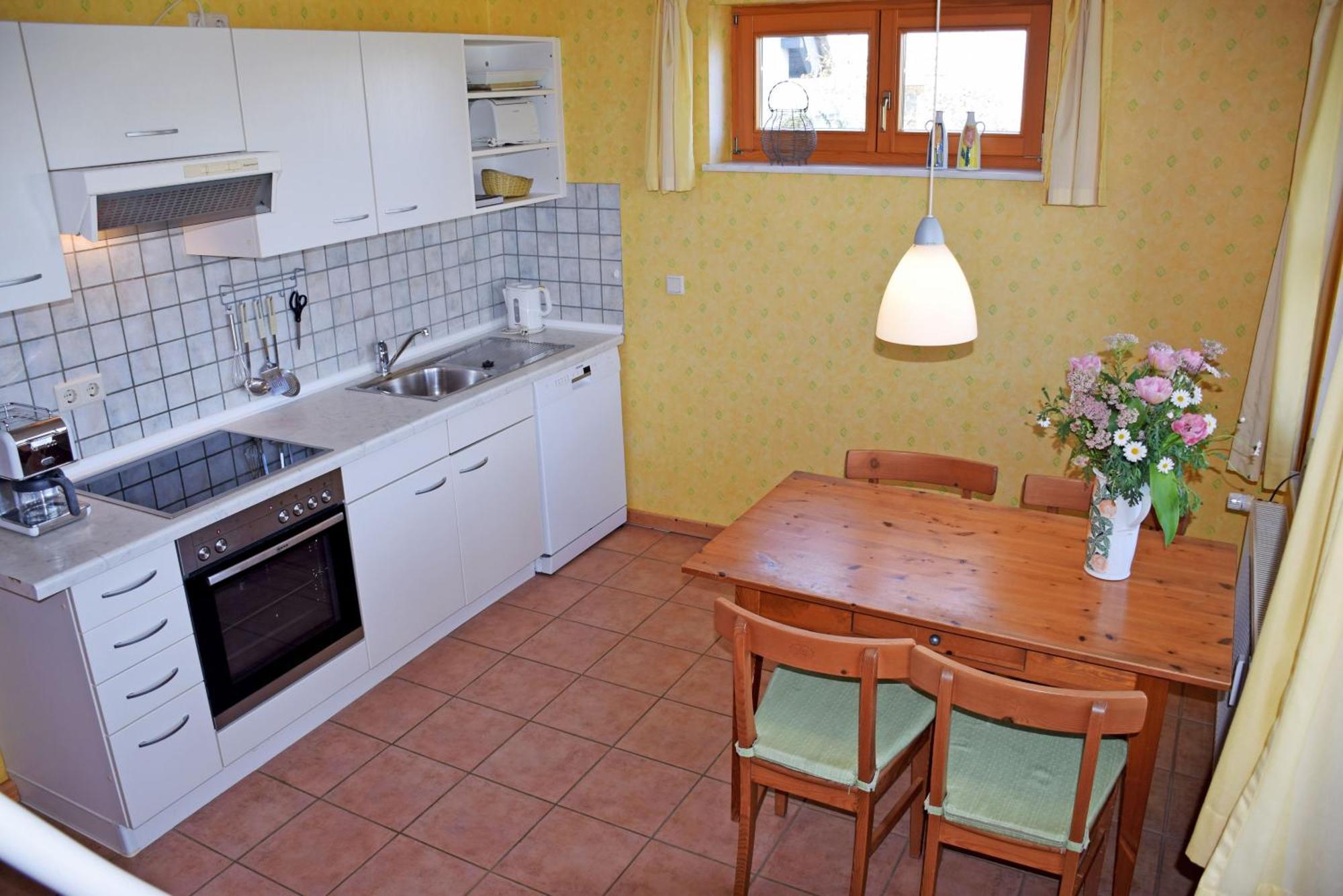 Ferienwohnungen im Fischerdorf und unterm Reetdach Neu Reddevitz Exterior foto